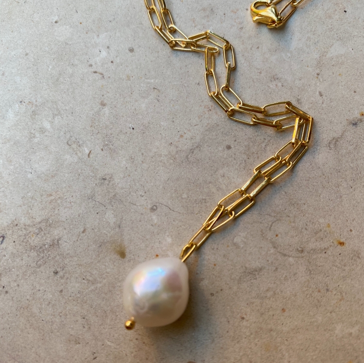 DD3B9B80-8BC5-40F9-B53E-149C94F313FB